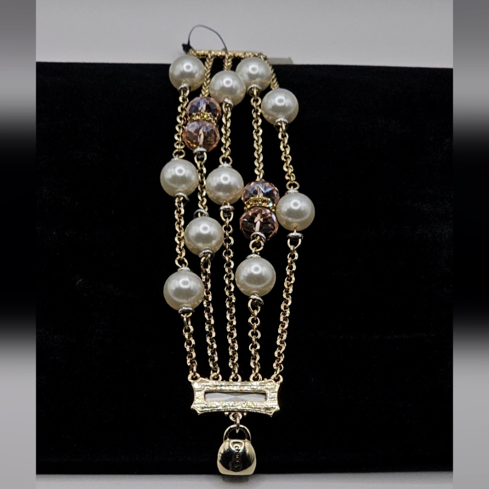 CHICO'S Emma Mag Faux Pearl and Light Pink Glass Bracelet W/ Magnetic Closure‎ - Picture 7 of 13